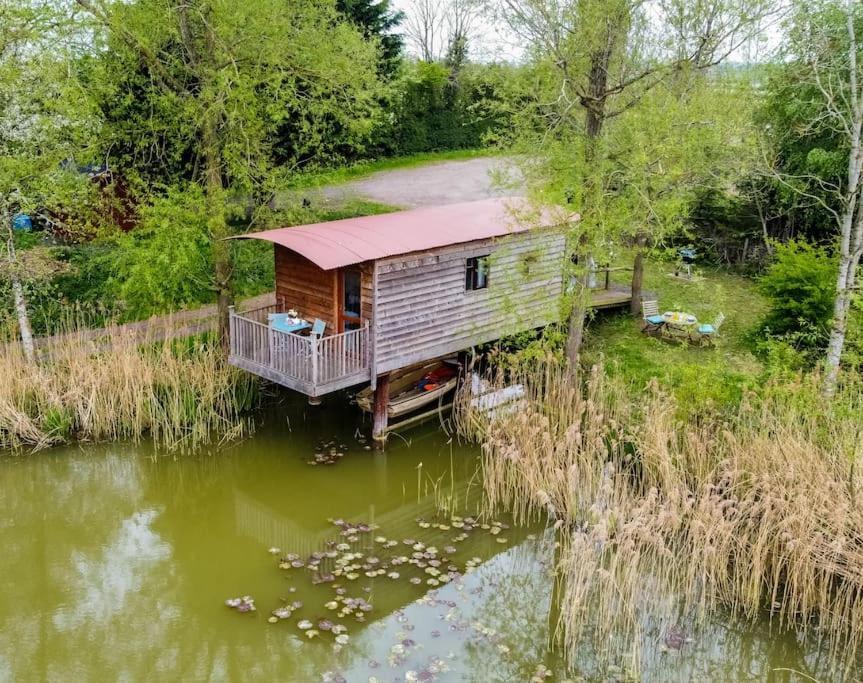 Lakeside Cabin On Stilts- 'Kingfisher' Rous Lench Exterior foto
